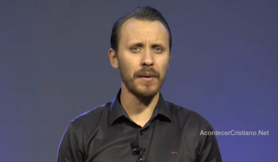 pastor-rodrigo-mocellin.jpg