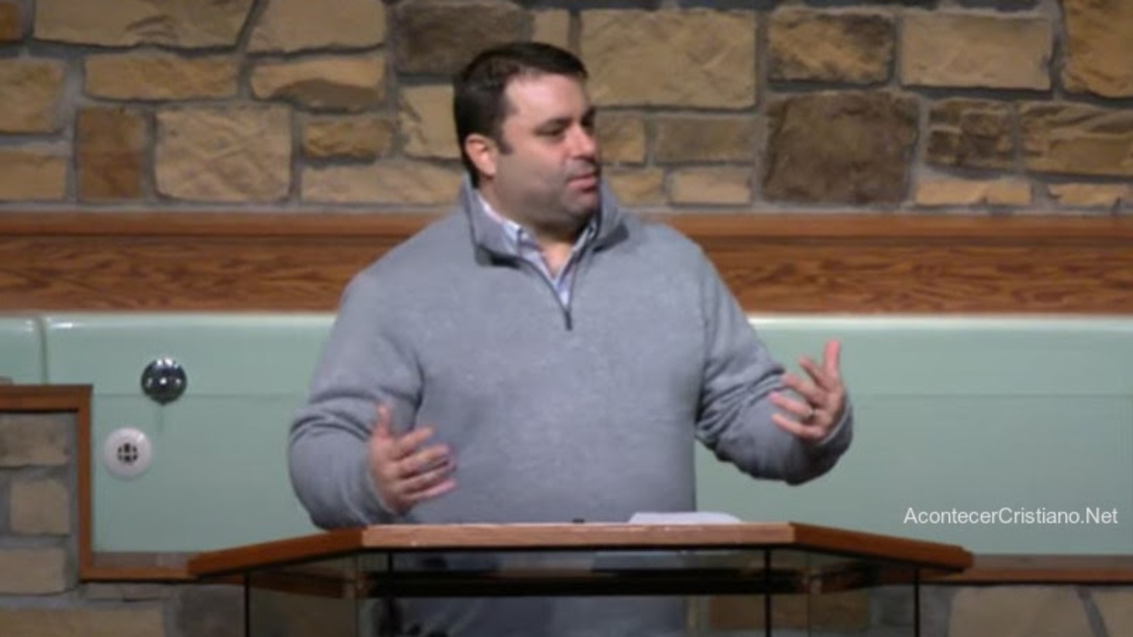 1633431145_pastor-predicando.jpg